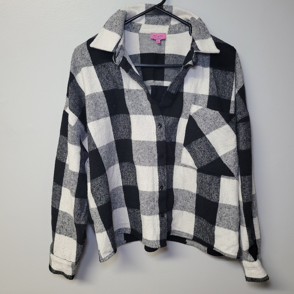 Mi Ami for Francescas Black White Buffalo Plaid Flannel Shacket Crop GBSHT2020 L